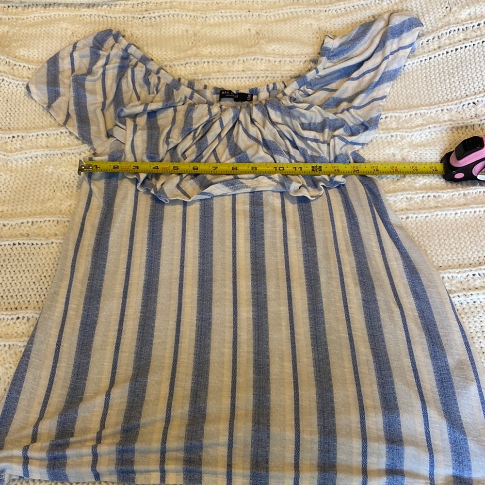 Stretchy soft women’s medium off shoulder blue white stripe top never worn